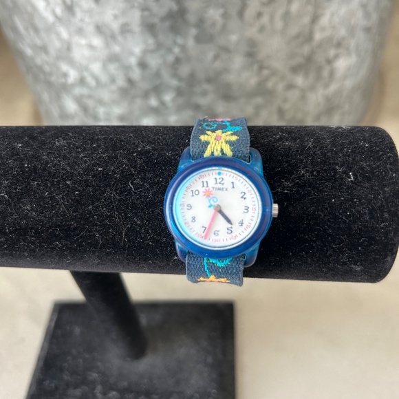 Timex Teacher Watch for Girls Blue with Flowers - Picture 4 of 4